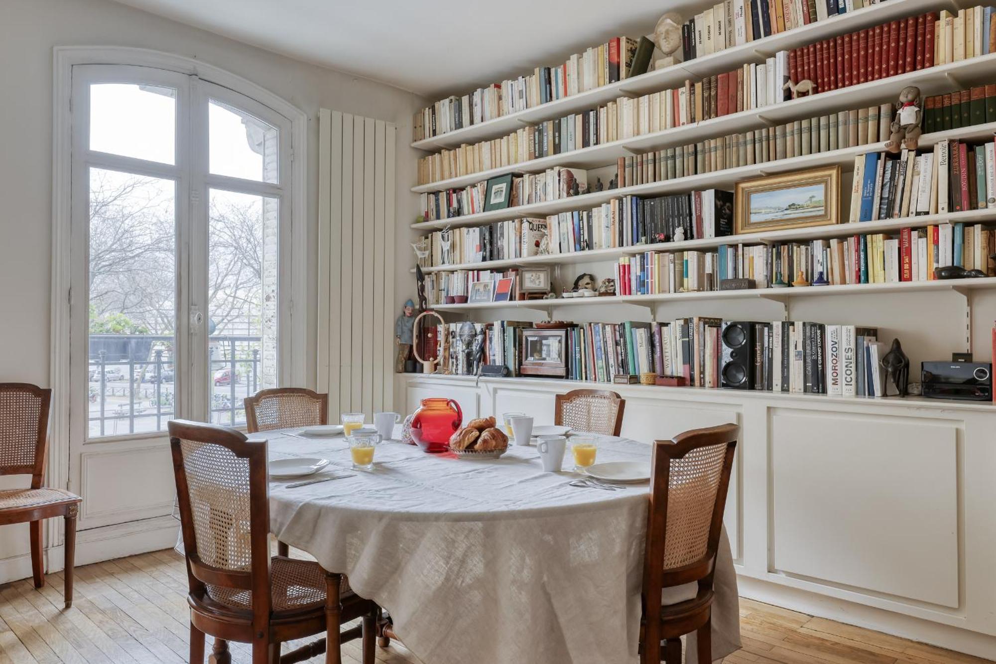 Classic & Charming Parisian Flat - Luxury 16th * Parijs
