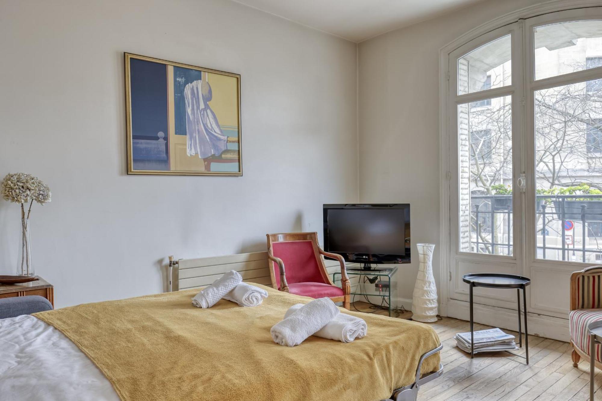 Classic & Charming Parisian Flat - Luxury 16th * Parijs